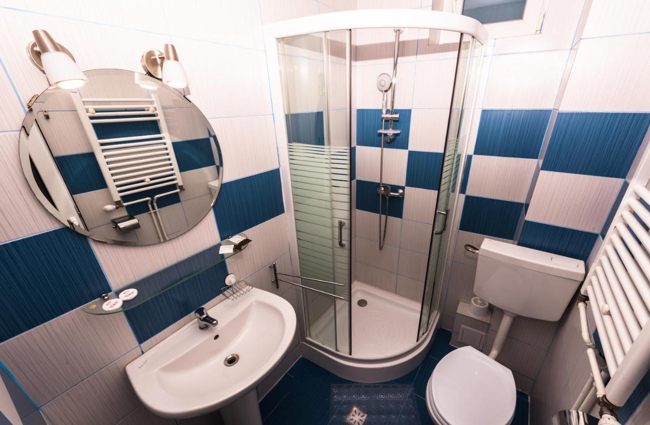 Hotel Manea Orşova Esterno foto
