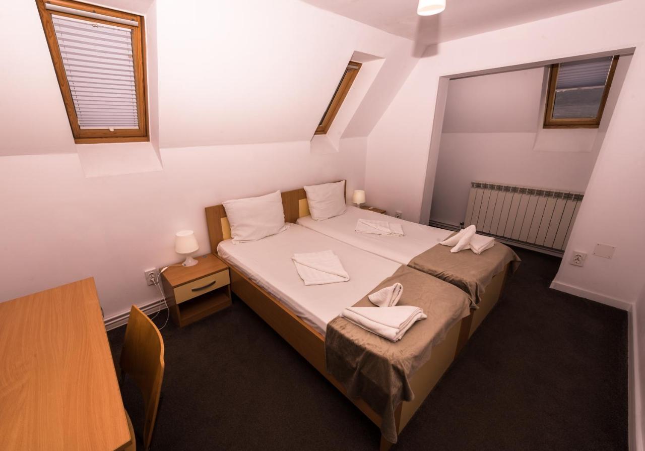 Hotel Manea Orşova Esterno foto