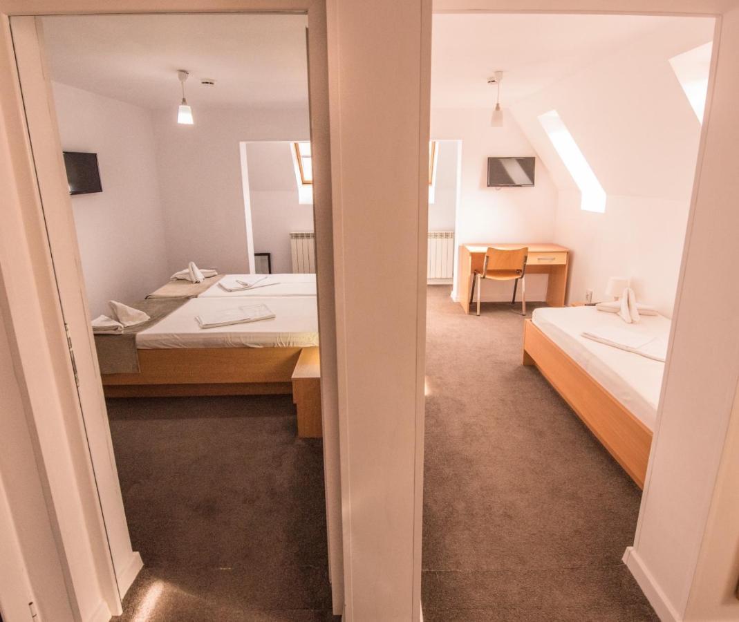 Hotel Manea Orşova Esterno foto