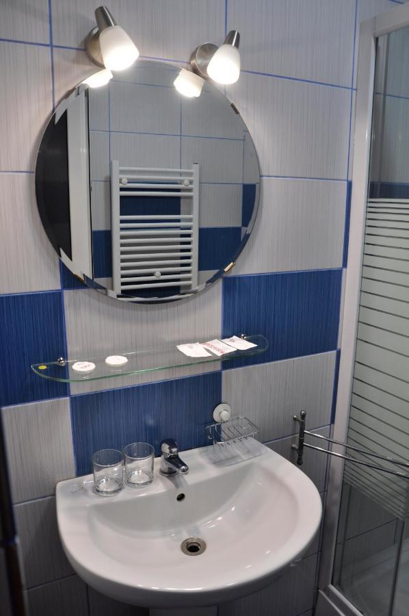 Hotel Manea Orşova Esterno foto