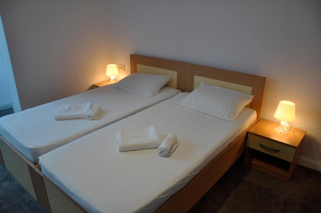 Hotel Manea Orşova Esterno foto