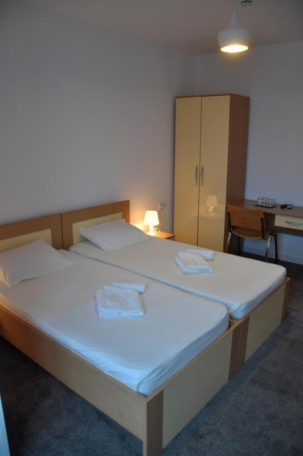 Hotel Manea Orşova Esterno foto