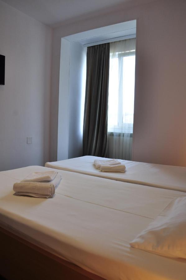Hotel Manea Orşova Esterno foto