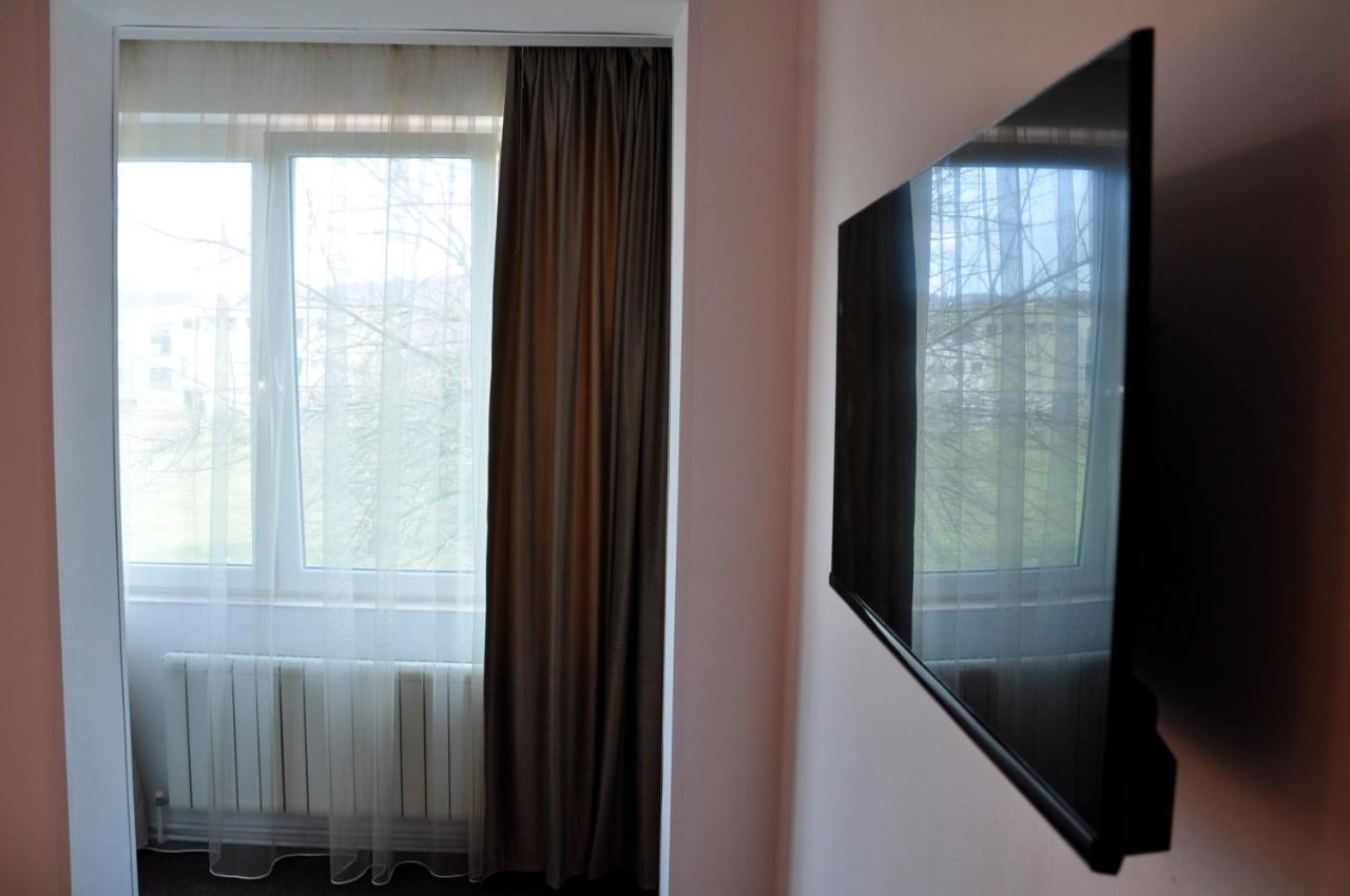 Hotel Manea Orşova Esterno foto